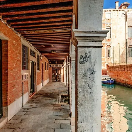 View In Venice! Charming With Private Roof Terrace Apartment *